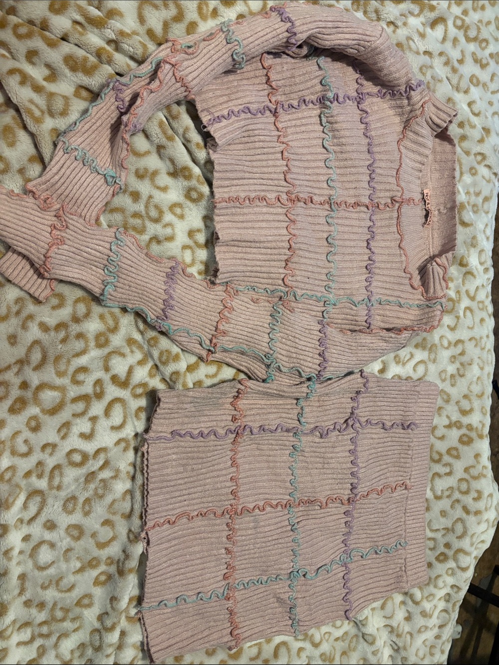 Cropped Pink Ribbed Knit Two-Piece Set with Multicolor Stitching